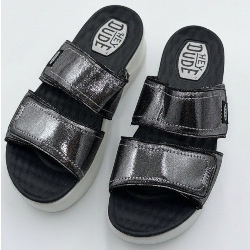 NWOT HeyDude Del Ray Classic Slide Women's 6 Black/Metallic Silver